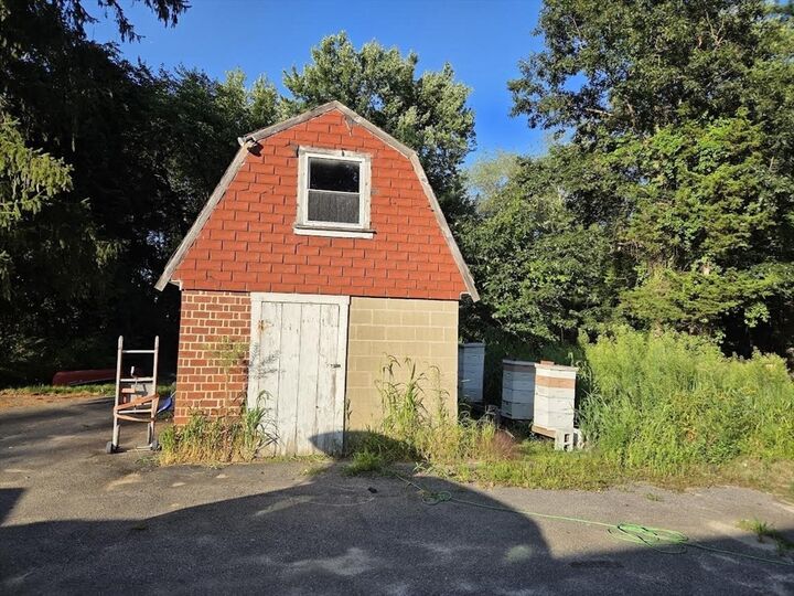 Property Photo:  195 E Main St  MA 02766 