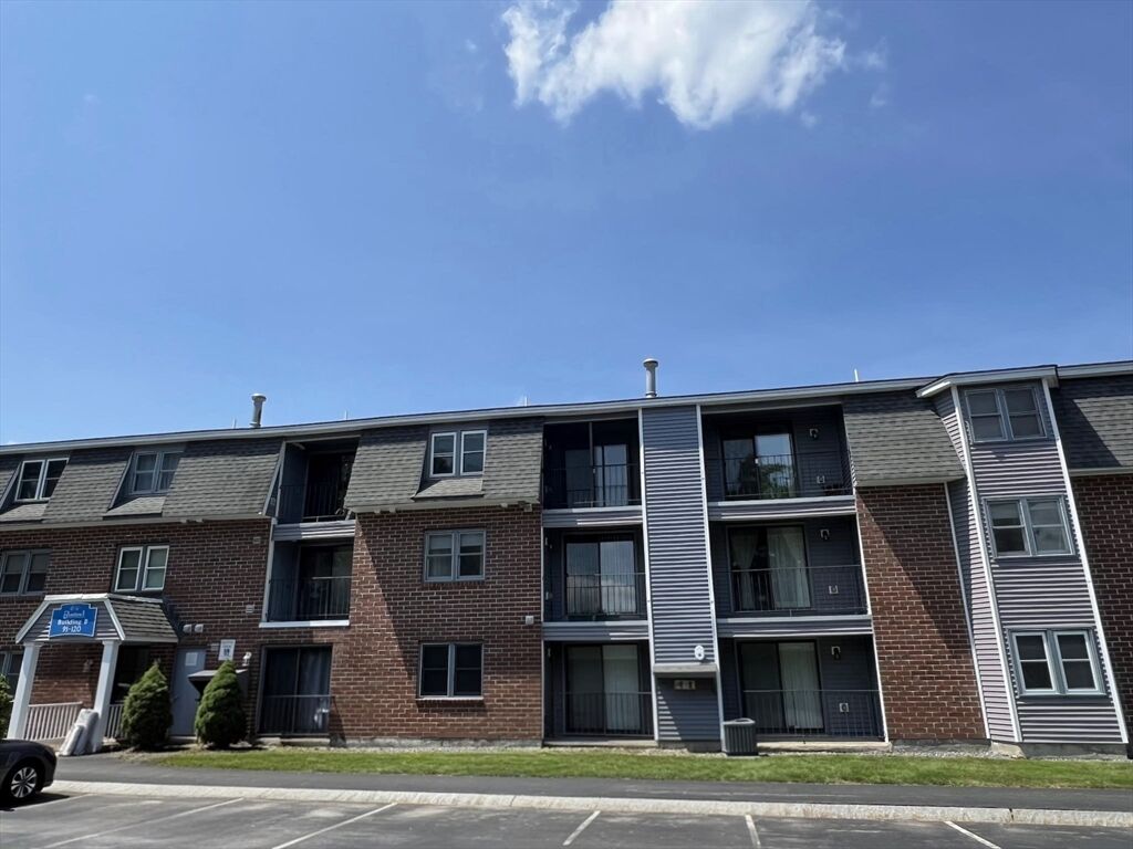 Property Photo:  113 Bluestone Dr 113  NH 03060 