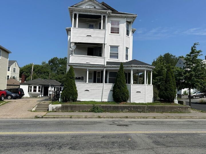 509 Grafton St  Worcester MA 01604 photo