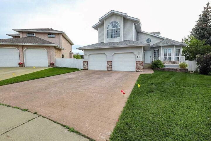 Property Photo:  71 Lawrence Crescent  AB T4R 2P3 