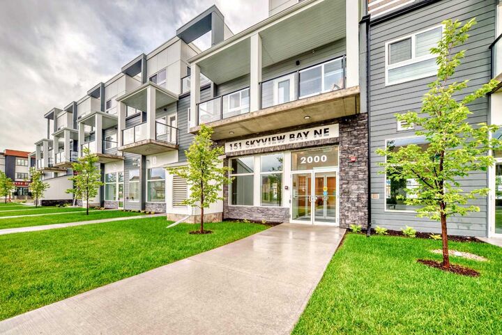 Property Photo:  151 Skyview Bay NE 2202  AB T3N 2K3 