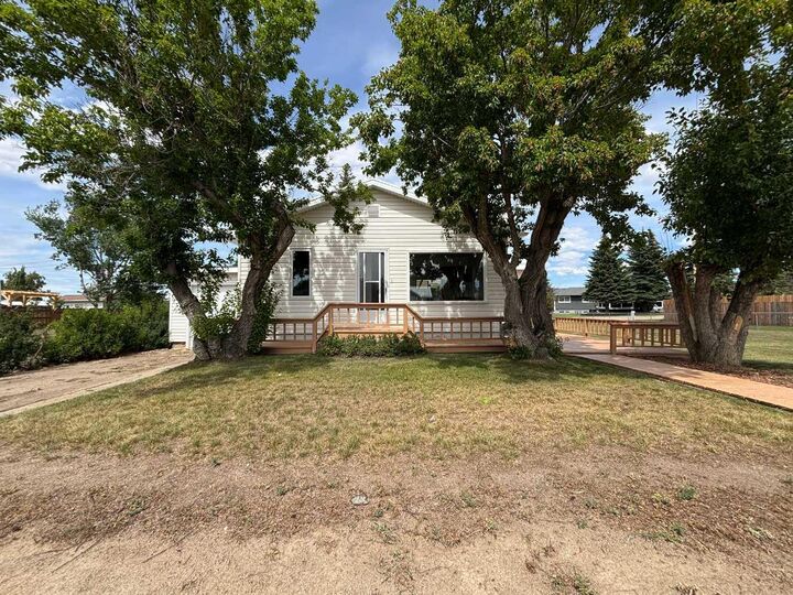 Property Photo:  307 Centre Avenue  AB T0K 0N0 