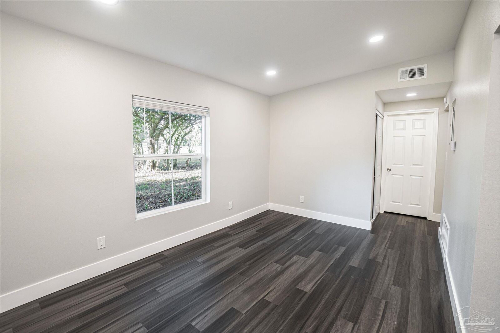 Property Photo:  426 Forrest St  FL 32533