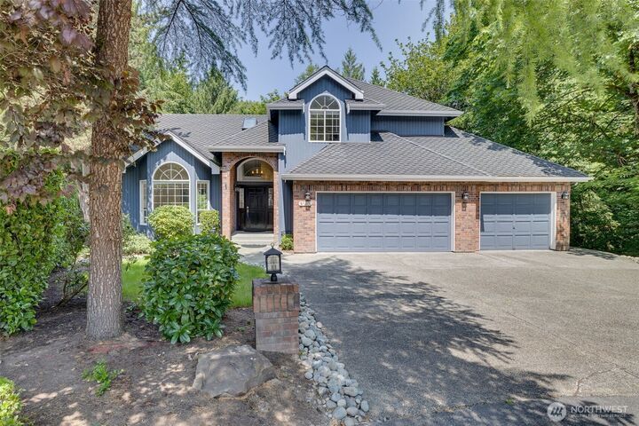 Property Photo:  3140  240th Avenue NE  WA 98074 