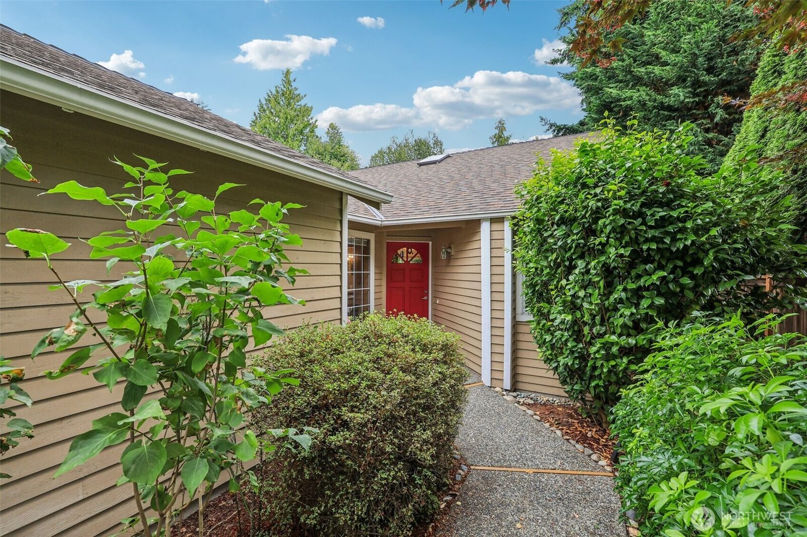 Property Photo:  20310  Hollyhills Drive NE  WA 98011 