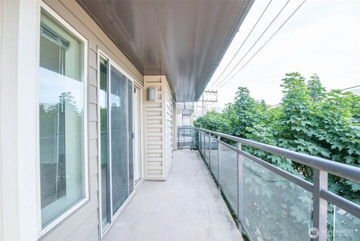 Property Photo:  1550  Eastlake Avenue E 201  WA 98102 