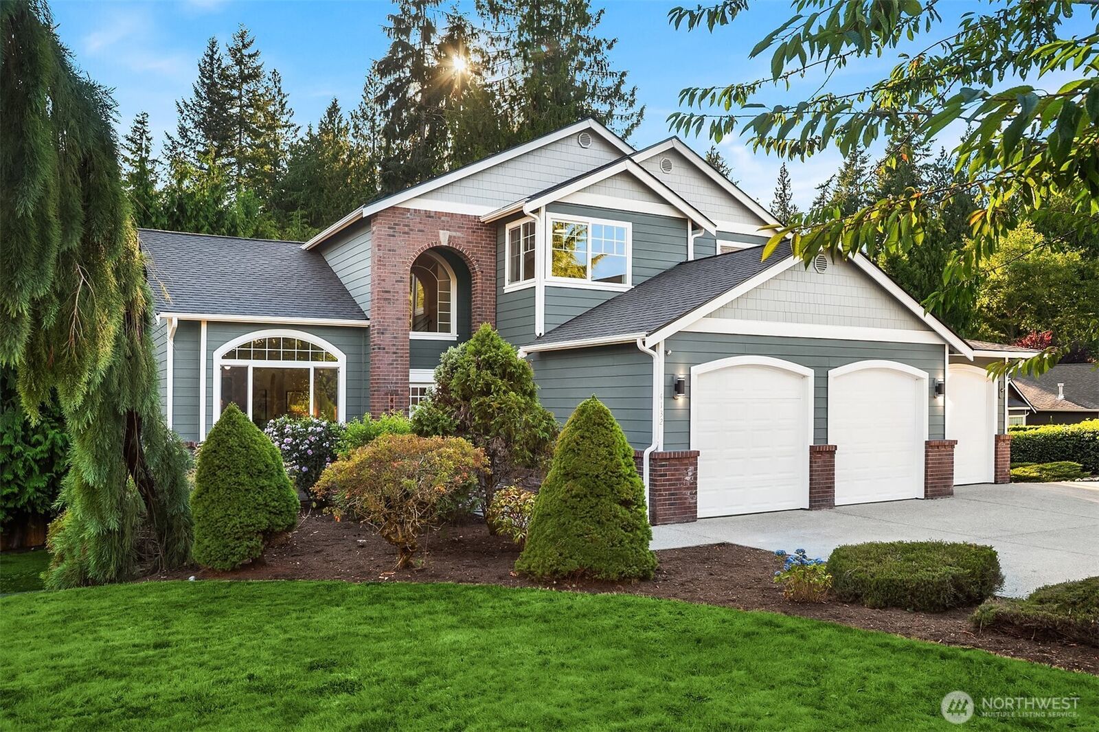 Property Photo: 4132 113th Avenue SE WA 98290