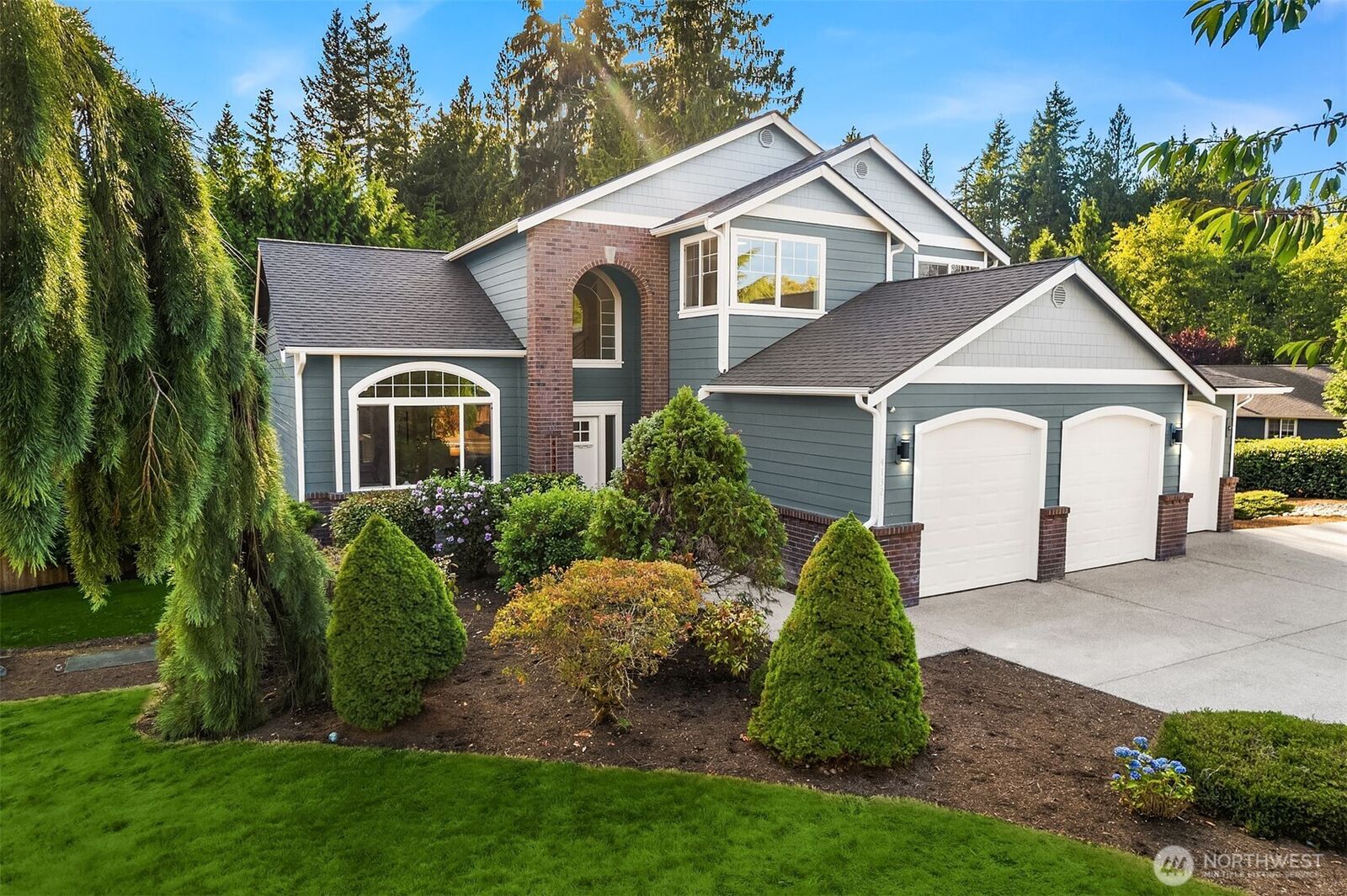 Property Photo: 4132 113th Avenue SE WA 98290