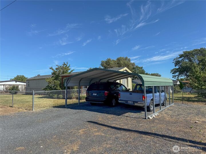 Property Photo: 19139 Franklin Avenue NW WA 98851