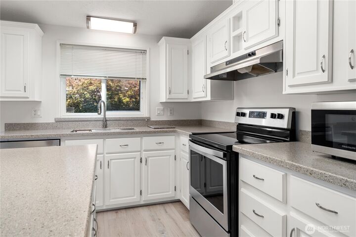Property Photo: 535 NE Saturn Lane WA 98311