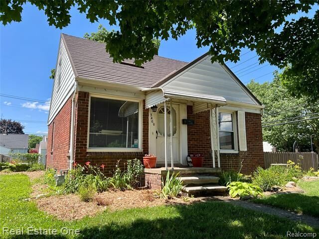Property Photo: 3400 Chestnut Street MI 48124