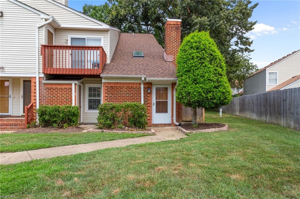 Property Photo: 209 Quarter Trl B VA 23608