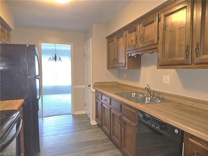 Property Photo: 518 Mulligan Dr VA 23462
