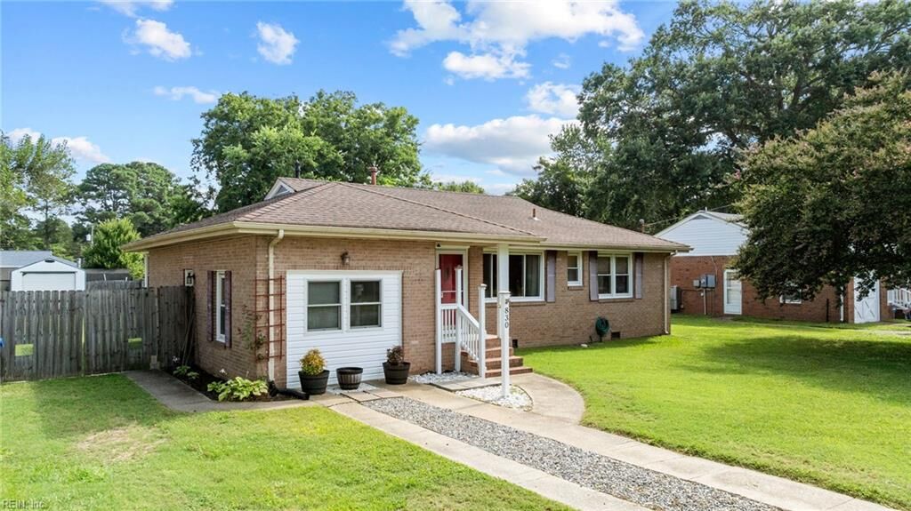 Property Photo:  830 Melvin Dr  VA 23701 