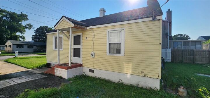 Property Photo: 935 Avenue I VA 23513