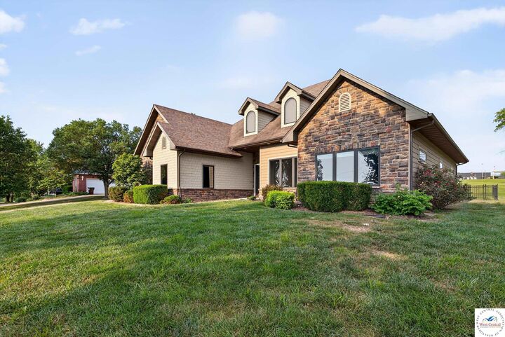 Property Photo: 1647 Willow MO 65301