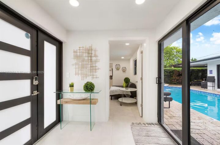 Property Photo: 9426 Caribbean Blvd FL 33189