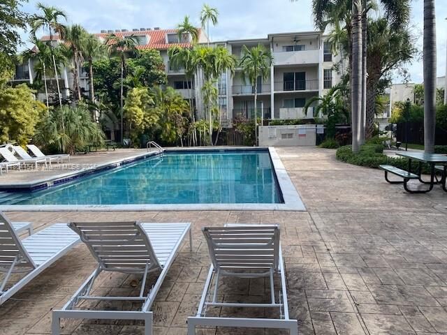 Property Photo: 6900 N Kendall Dr A309 FL 33156