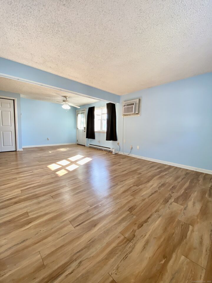 Property Photo: 466 Middletown Avenue Apt 23 CT 06513
