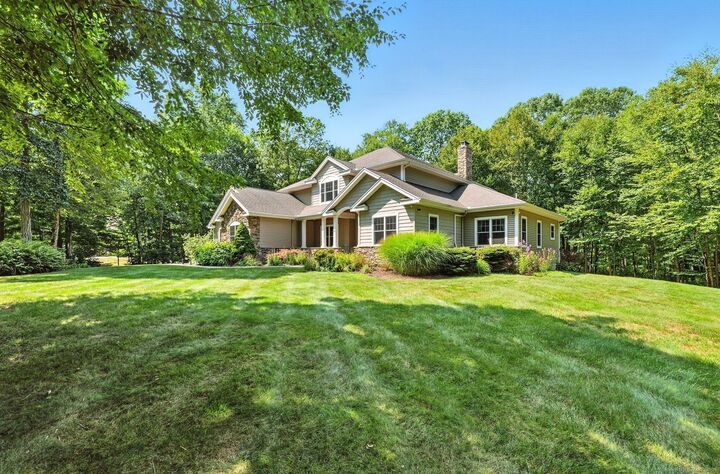 Property Photo:  15 Forest Lane  CT 06084 