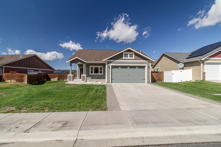 Property Photo:  1119 N Vernon Ct  WA 99006 