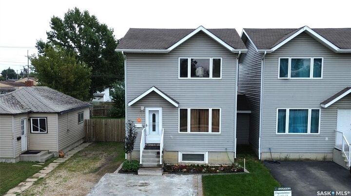 710 Weldon Avenue  Saskatoon SK S7M 2V2 photo