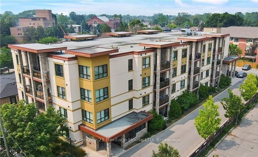 Property Photo:  26 Wellington Street 404  ON L2R 5P8 