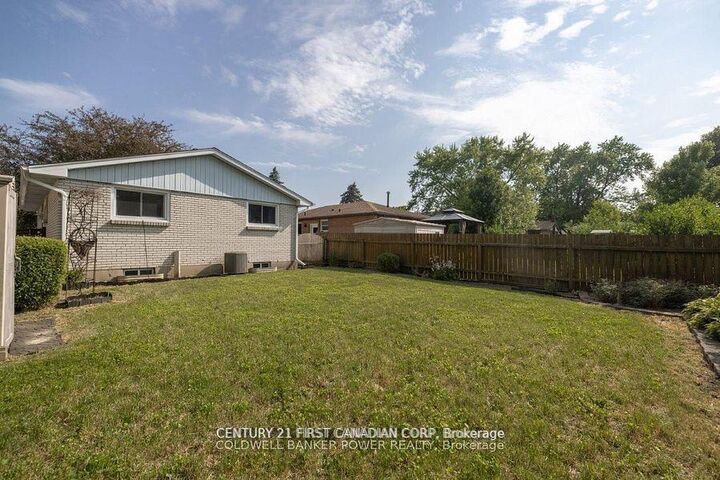 Photo de la propriété: 46 Wellesley Crescent ON N5V 1J7