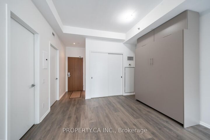 Property Photo: 783 Bathurst Street 712 ON M5S 0A8