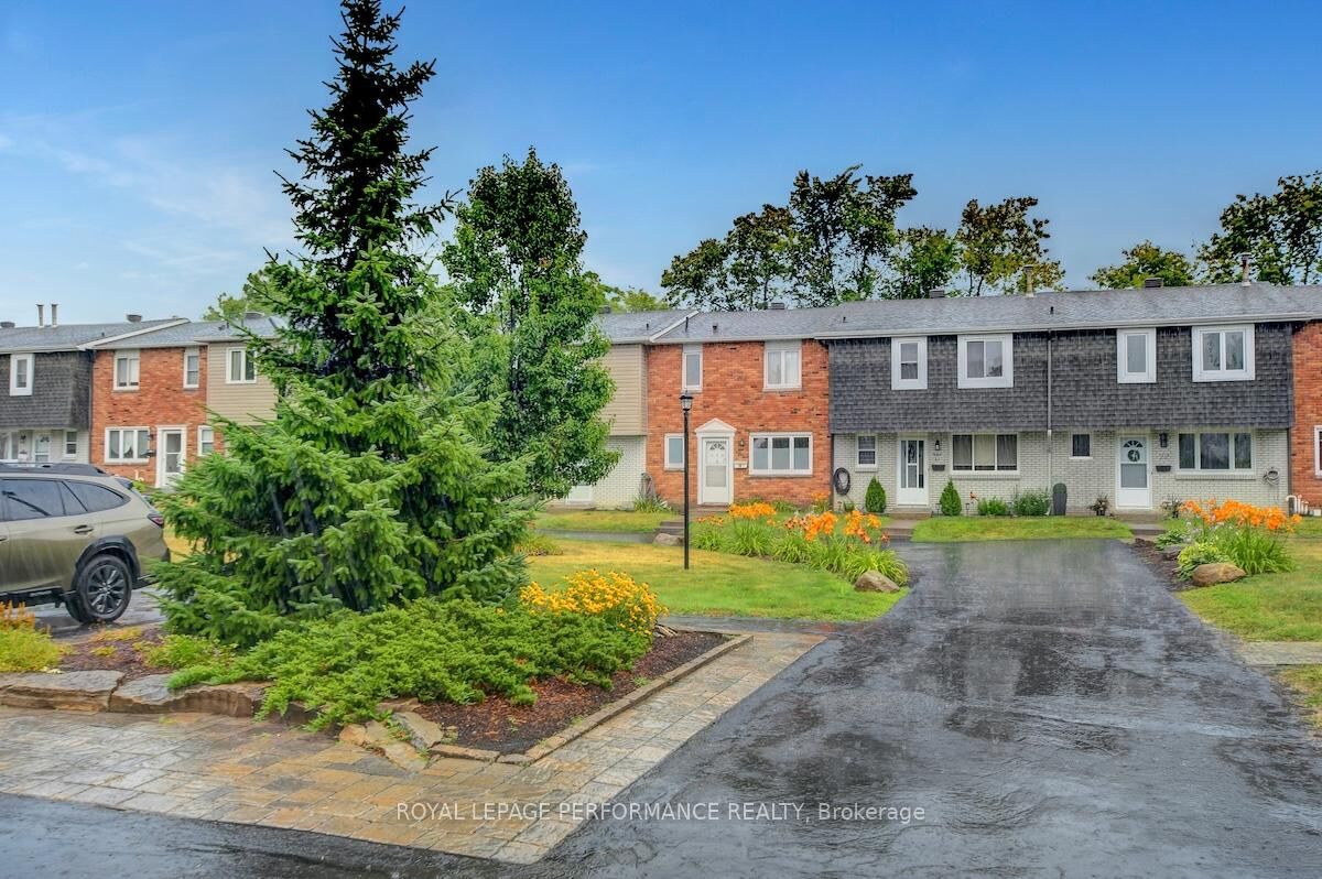 Photo de la propriété:  550 Straby Avenue 22  ON K1K 1H1 