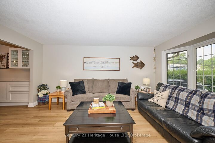 Photo de la propriété: 25 Birchpark Drive ON L3M 4M9