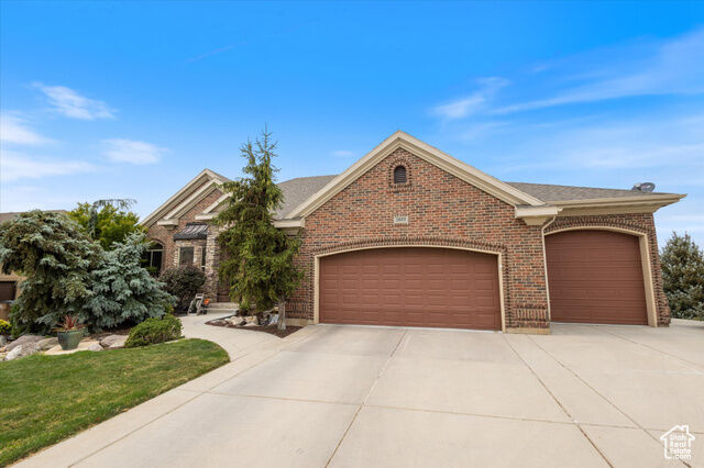 Property Photo: 1803 E Crimson Oak Dr UT 84020