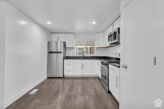 Property Photo: 4696 S Aspen Ln UT 84123