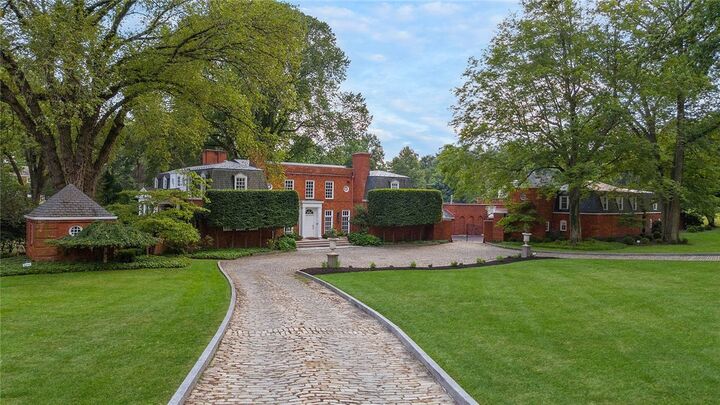 898 Persimmon Road  Sewickley Heights PA 15143 photo