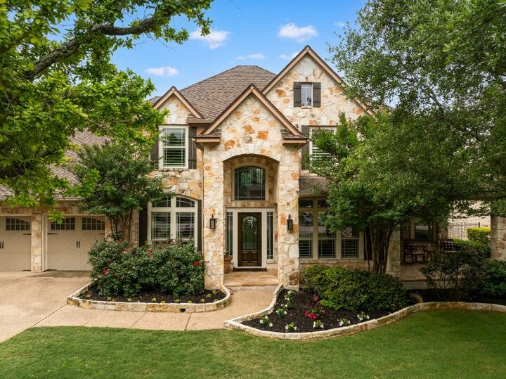 Property Photo: 804 Lakewood Hills Terrace TX 78732