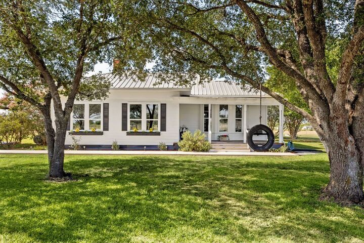 6673 Center Point Road  San Marcos TX 78666 photo