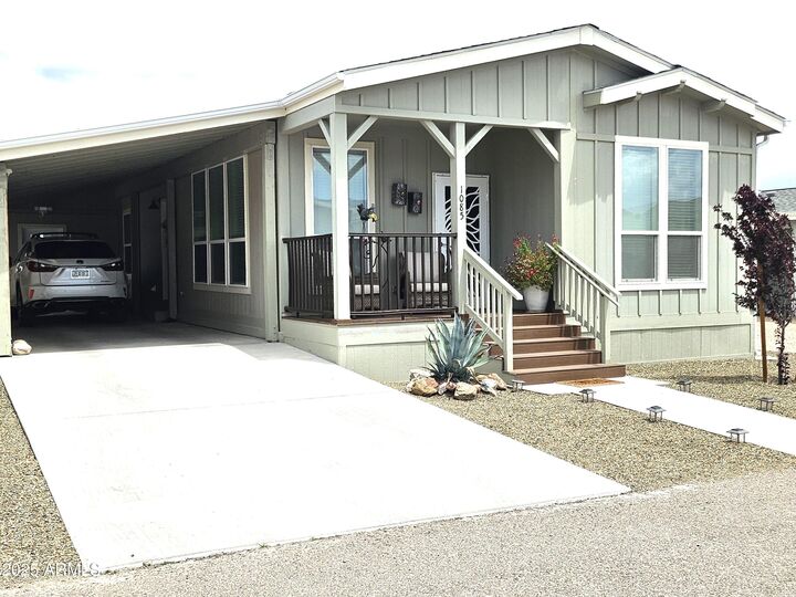 Property Photo:  1085 Crenshaw Avenue  AZ 86326 
