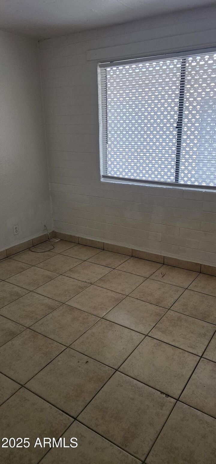 Property Photo:  581 S California Street Apt 1  AZ 85225 