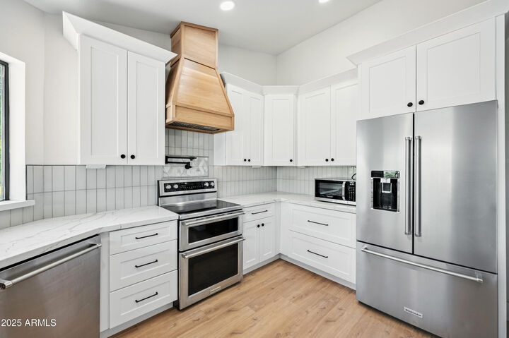 Property Photo:  2703 E Vaughn Avenue  AZ 85234 