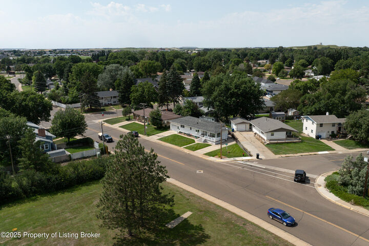 720 Fairway Street  Dickinson ND 58601 photo