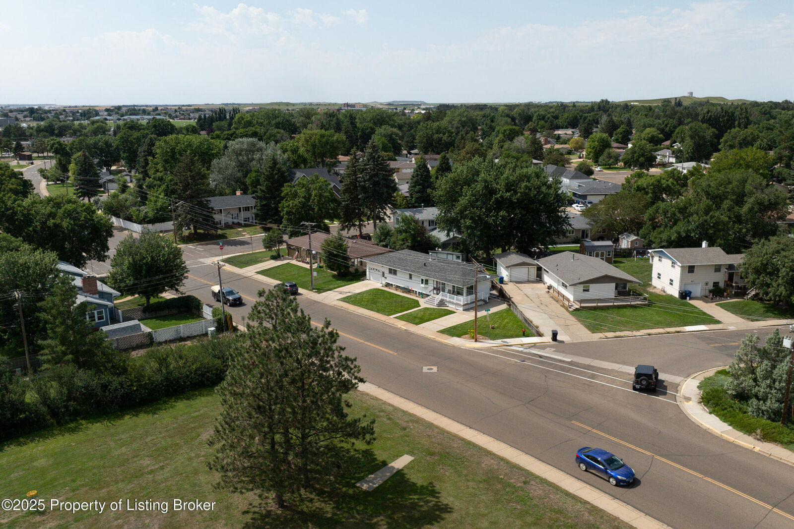 Property Photo: 720 Fairway Street ND 58601