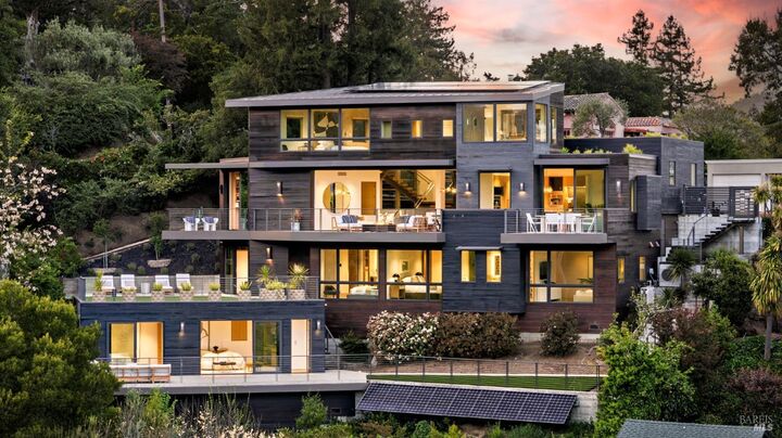 Property Photo:  2 Upper Alcatraz Place  CA 94941 