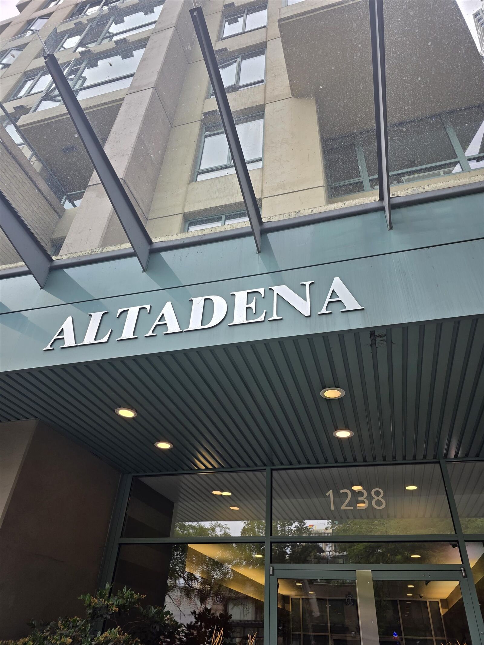 Property Photo:  1238 Burrard Street Ph4  BC V6Z 3E1 