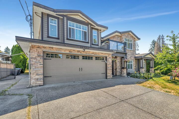 Photo de la propriété: 10346 126 Street BC V3V 5G1