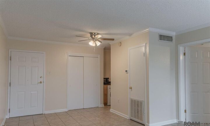 Property Photo:  4735 Government St #117  LA 70806 
