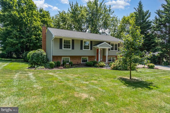 Property Photo: 988 W Areba Avenue PA 17033