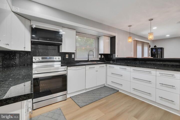 Property Photo:  1137 Kingsbury Road  MD 21117 