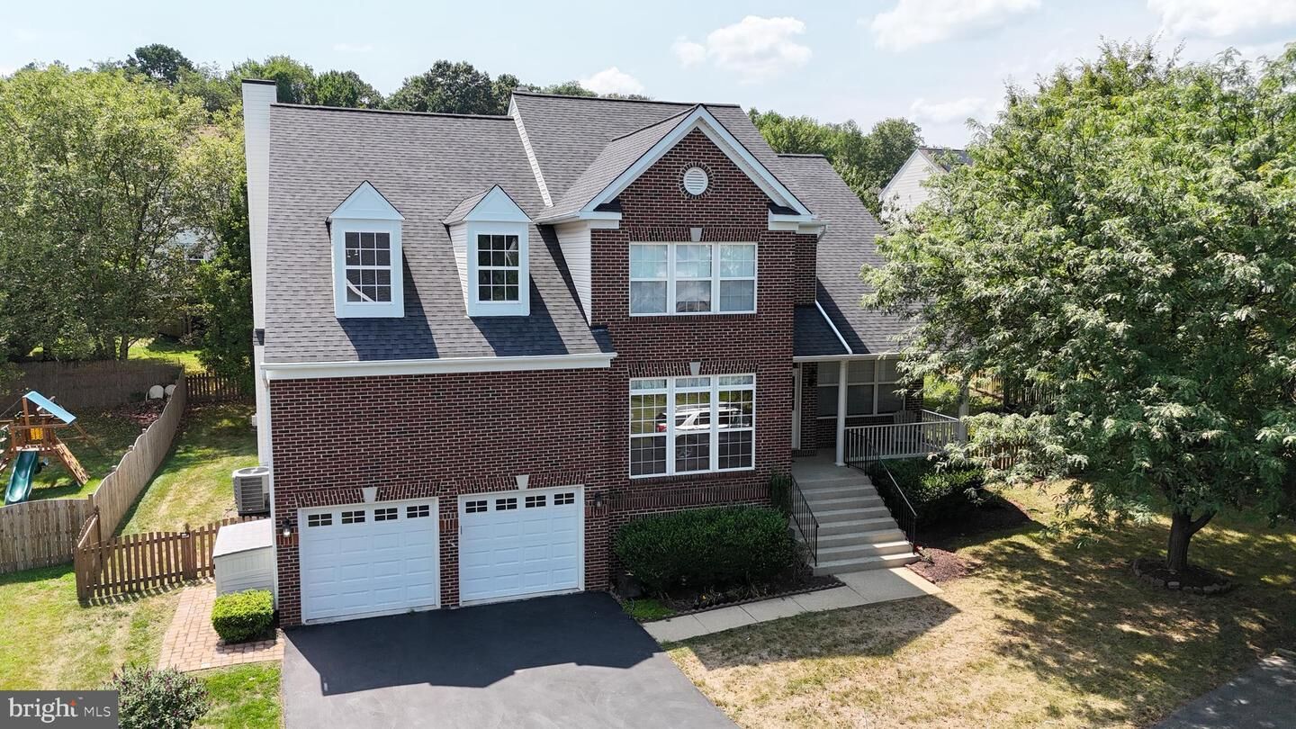 Property Photo: 809 Macalister Drive SE VA 20175
