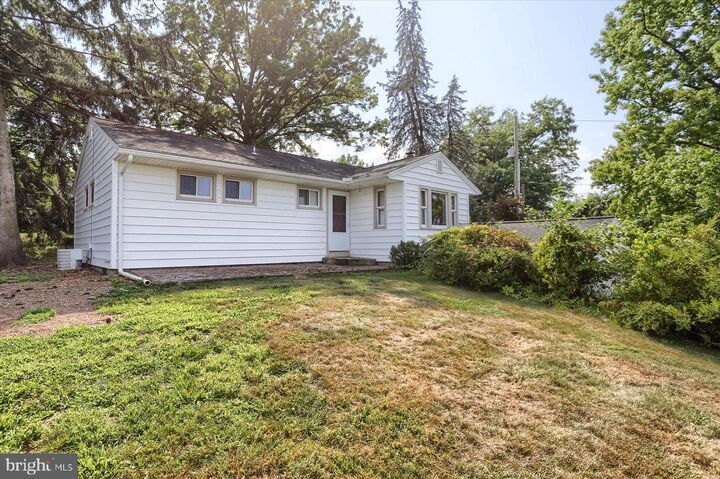 Property Photo:  82 Springers Lane  PA 17070 