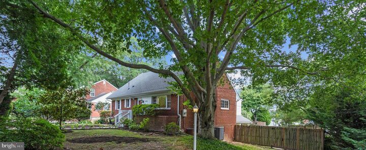 Property Photo: 5018 11th Street N VA 22205